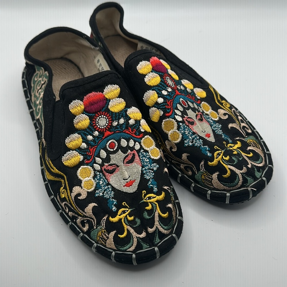 Black Sz 10 Embroidered Slip-On Loafers with Colorful Embellishments - Picture 3 of 9